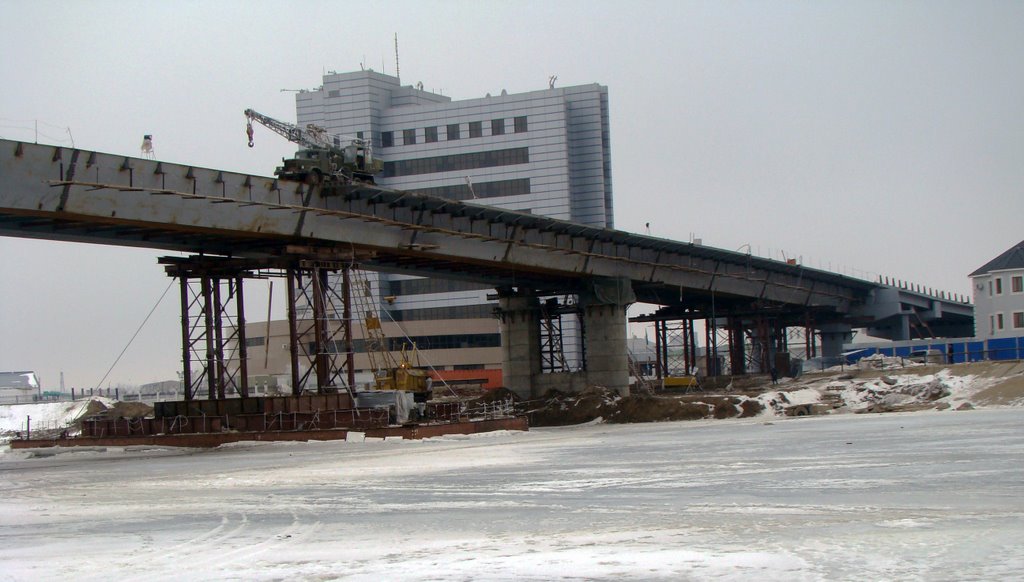 Вид нового моста со льда