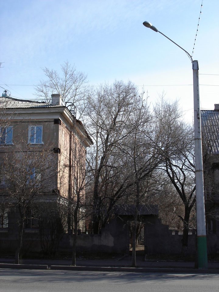 old houses with metal bounds