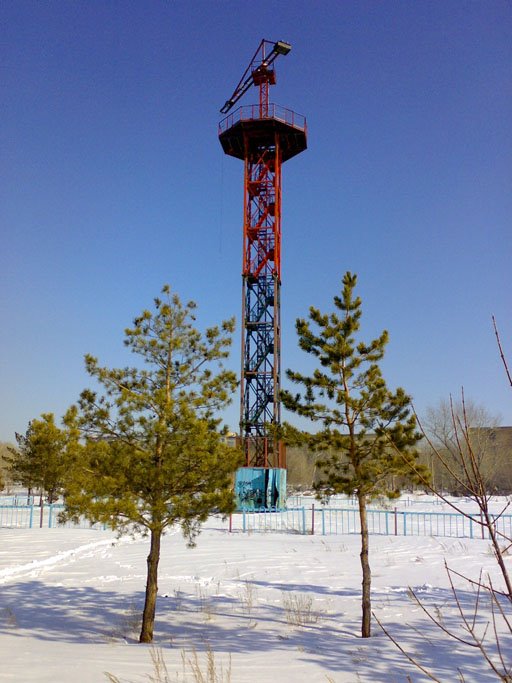 Парашютная вышка в парке