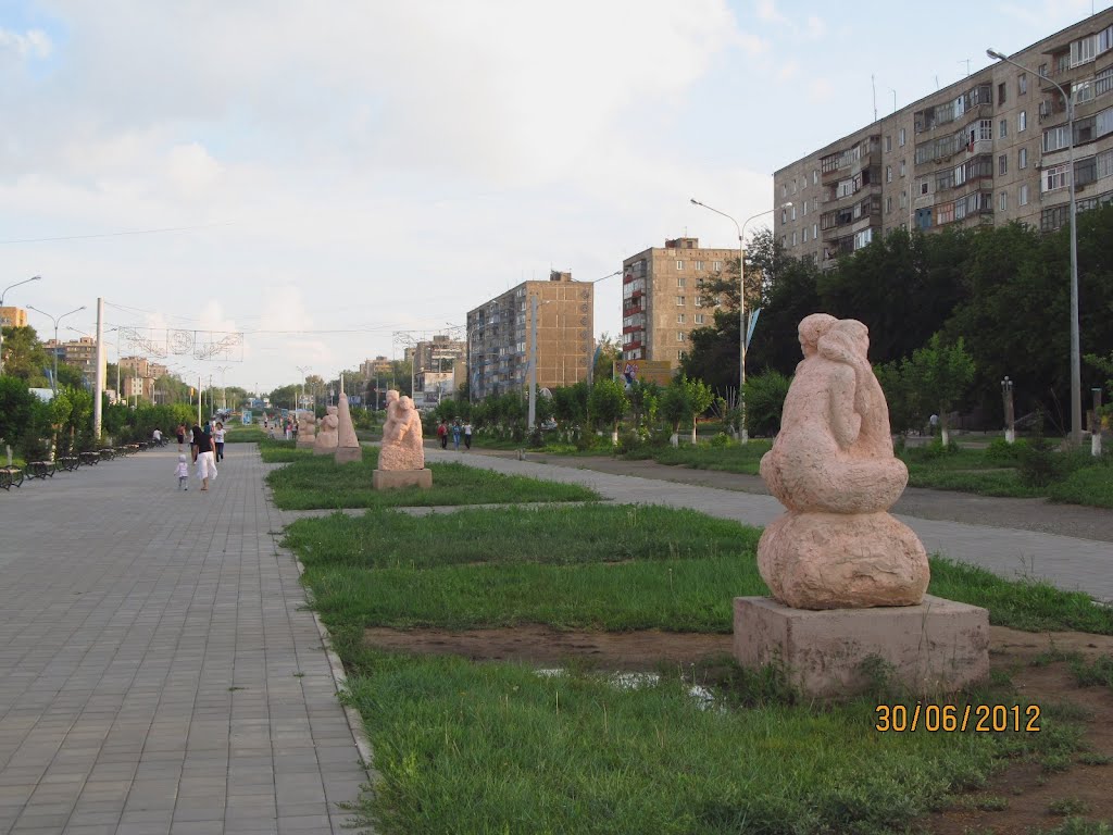 Boulevard on Metallurgov Av.
