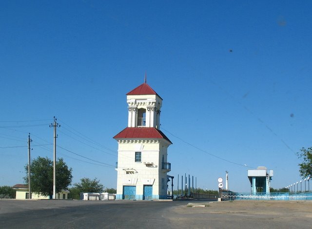 桥头堡（Guard Tower in the east of bridge）