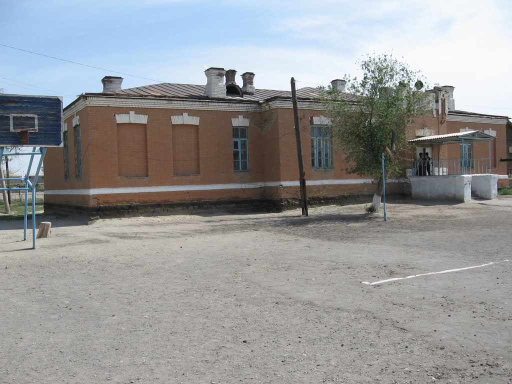 Школа в Джусалах