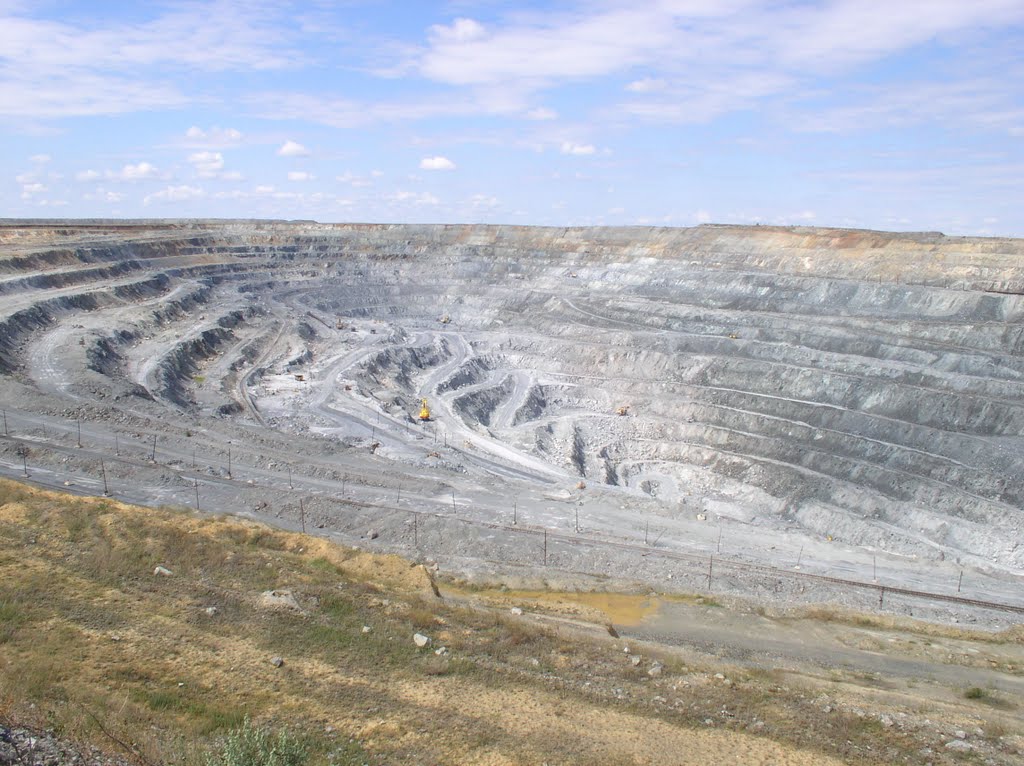 Вид на карьер с восточного  борта