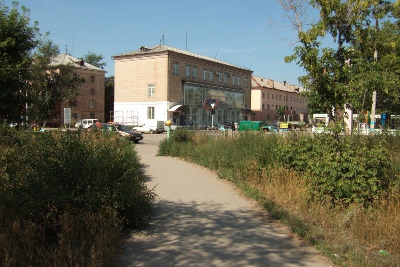 бывший книжный маг. Глобус. 05/07