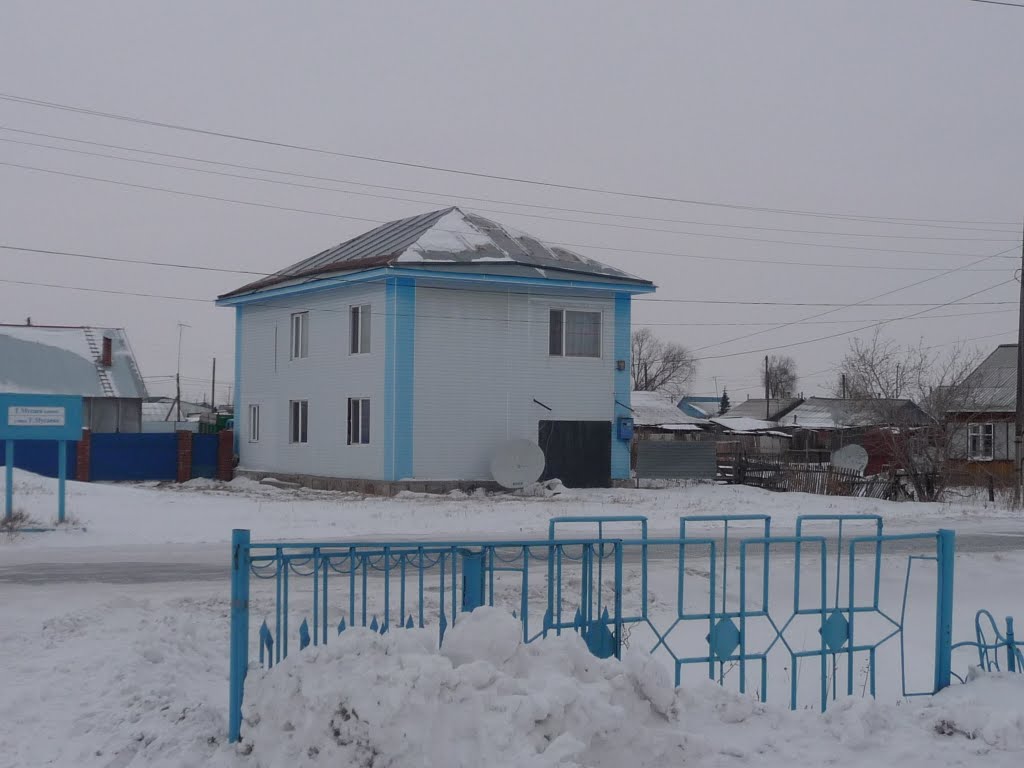 А ничинал его строить В. Гундарев.