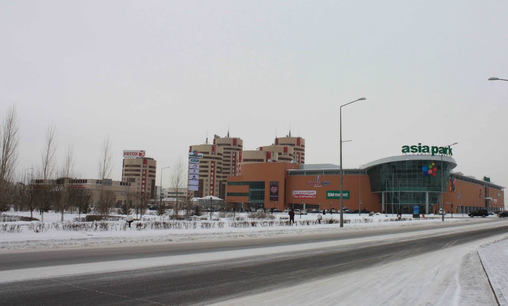 Astana. Asia park (trade center). 04 2010/