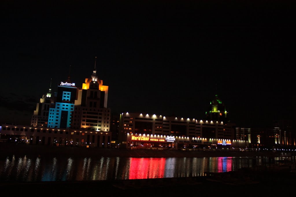 Radisson SAS Astana at night 05 2010.