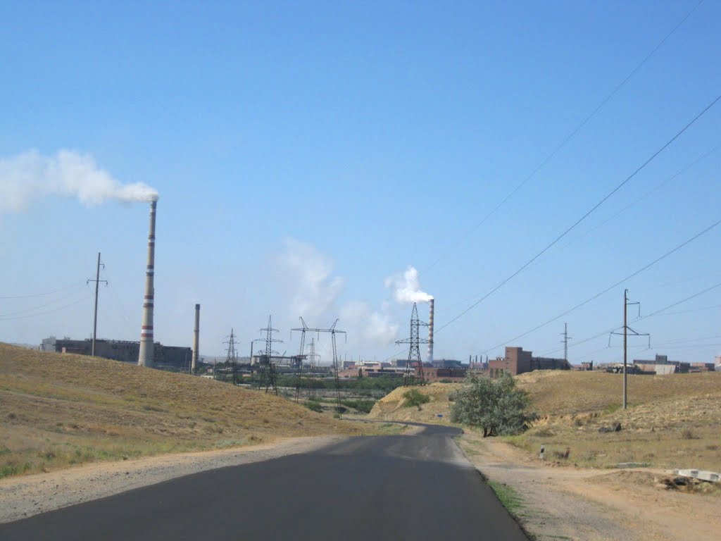 Entering Zhezkazghan from NE. Zhezkazghan mining and smelting plant of the Kazakhmys Corporation
