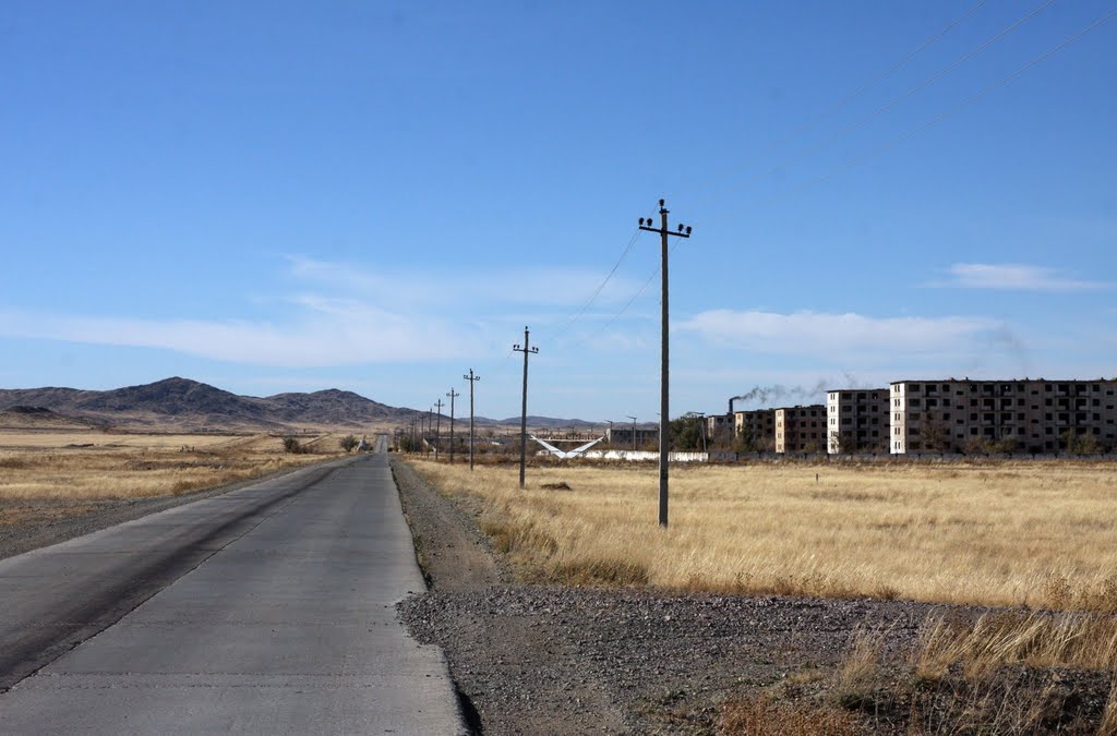 The road to Solnechnyy settlement and garrison