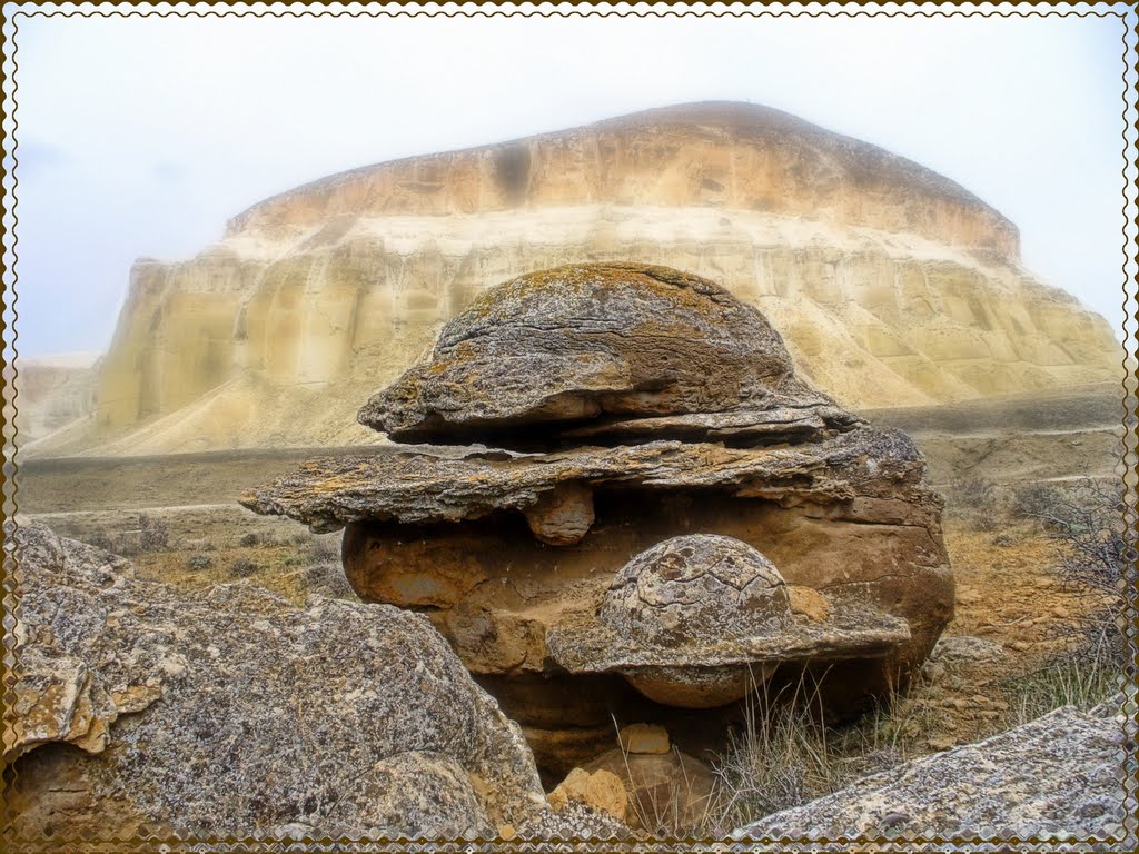 каменные шары в пустыне