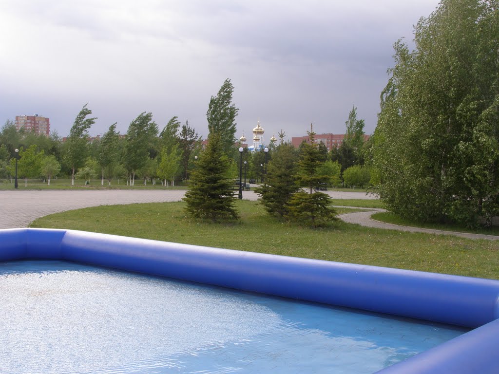 "Водоём" в парке / Artificial lake