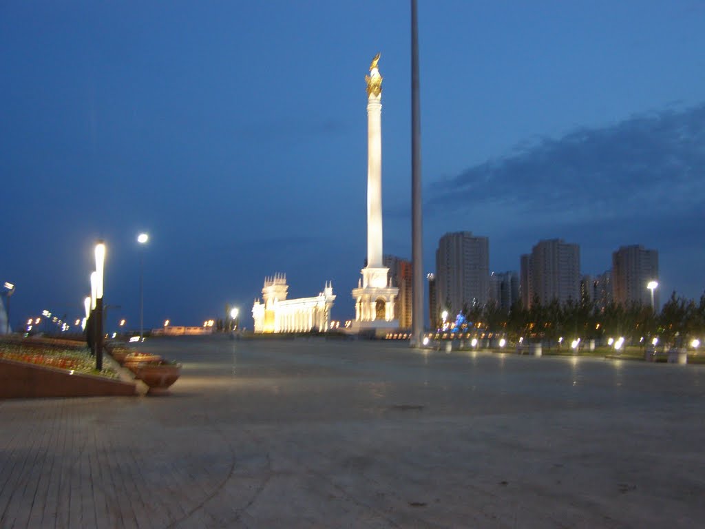 Белый обелиск