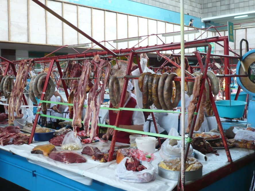 Le marché central dAlmaty (Алматы) (rayon boucherie chevaline)