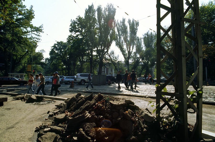 Baytursynov (Kosmonavtov) - Shevchenko Street Crossing under Construction