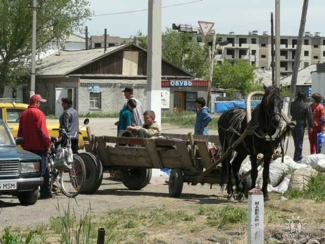 Оживлённый перекрёсток.