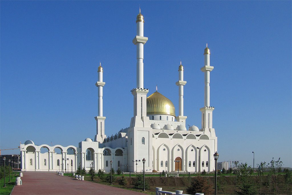 A view on mosque "Nur-Astana" (Вид на мечеть "Нур-Астана")