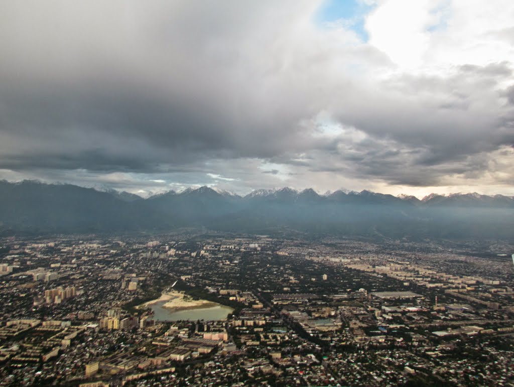Almaty from an airplane window / Алматы из окна самолёта