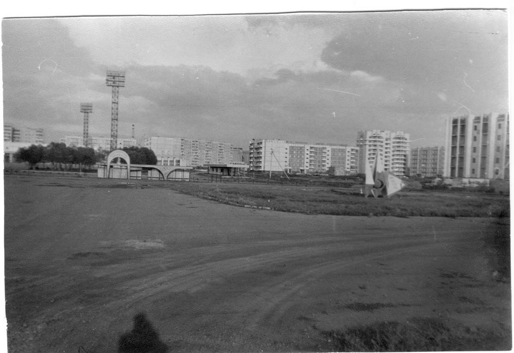 Возле СК "Юбилейный" (сейчас "Школа Триатлона")