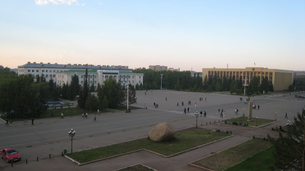 Центр. Площадь Аблай Хана