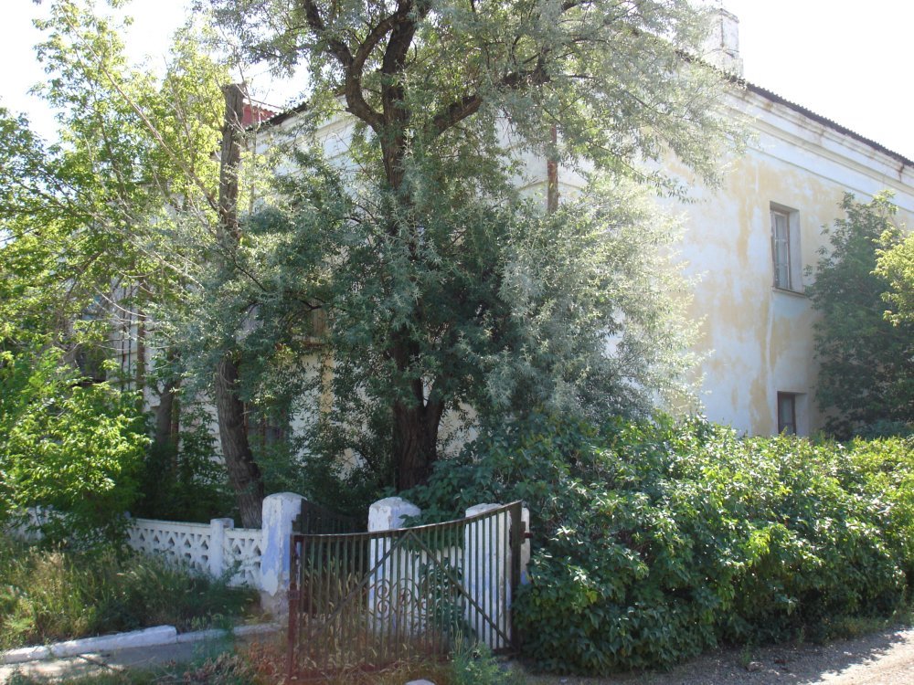 One of the sides of building where generals and other big peoples are lived