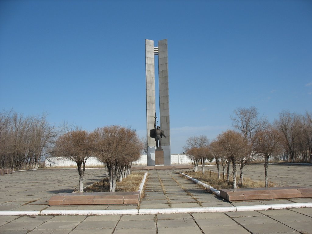 Площадь Победы (г. Курчатов, март 2008)