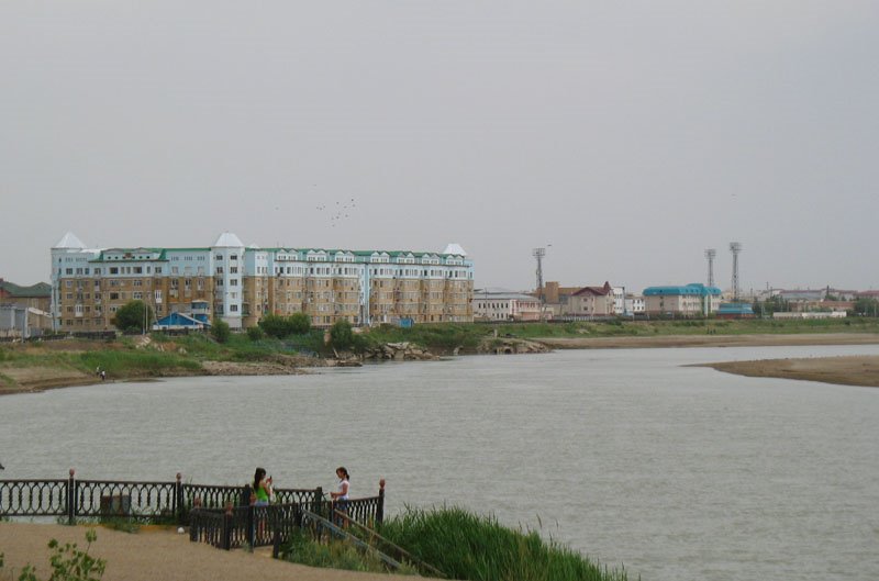 River side of the city