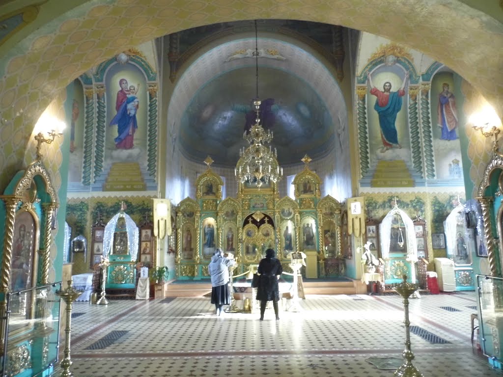 Внутри Храма Христа Спасителя в Уральске