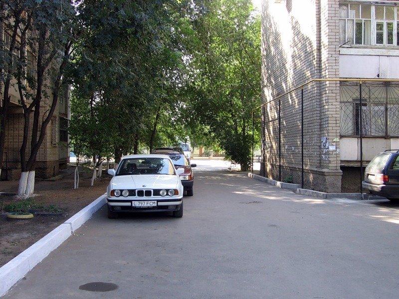 Курмангазы 112, двор