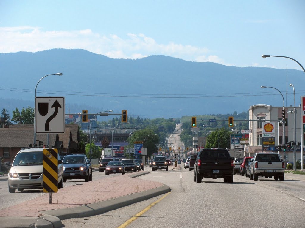 2010-07-10 - Vernon BC. Okanagan/Cariboo Hwy (97) looking south.