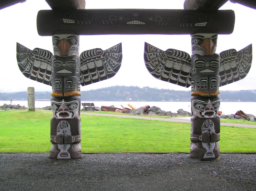 Totem , Campbell River (i)