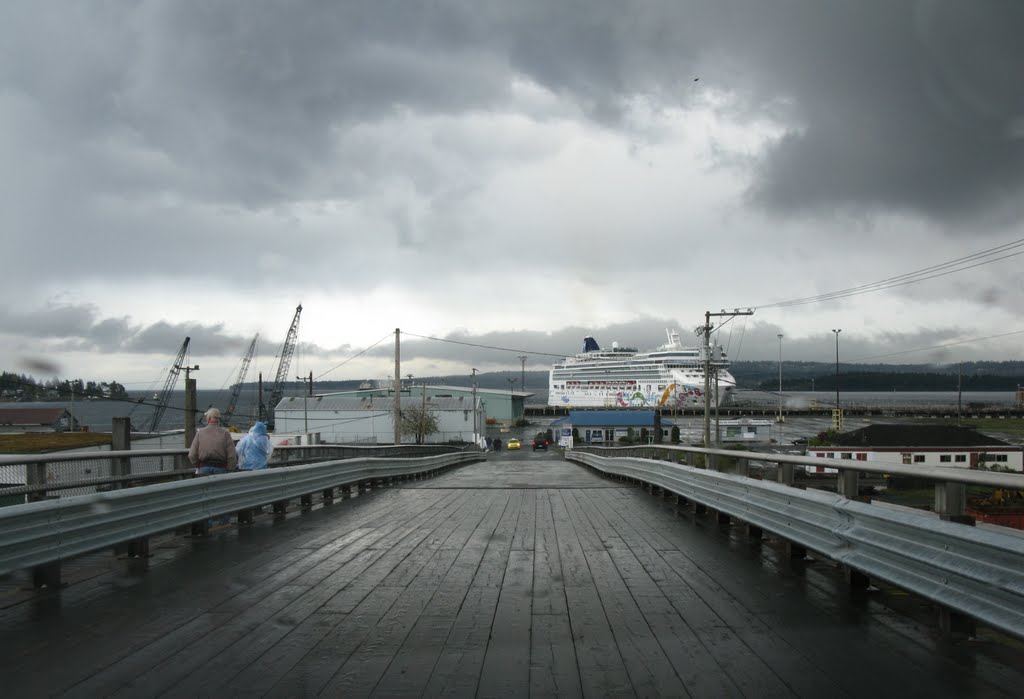 1st Cruse Ship to dock in Nanaimo ~ 2011