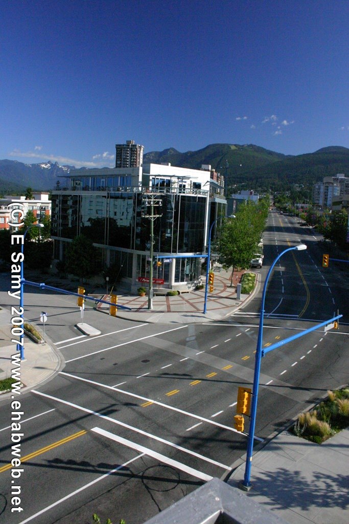Lonsdale Ave