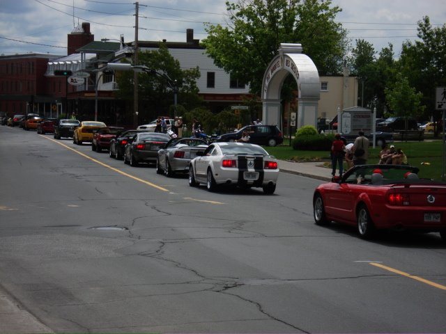 Guiness World Record, 625 Mustangs Victoriaville