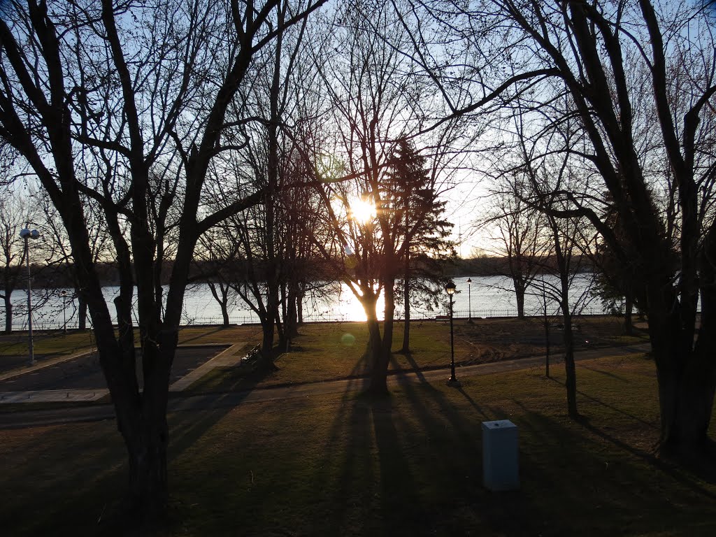 Éclatant lever de Soleil
