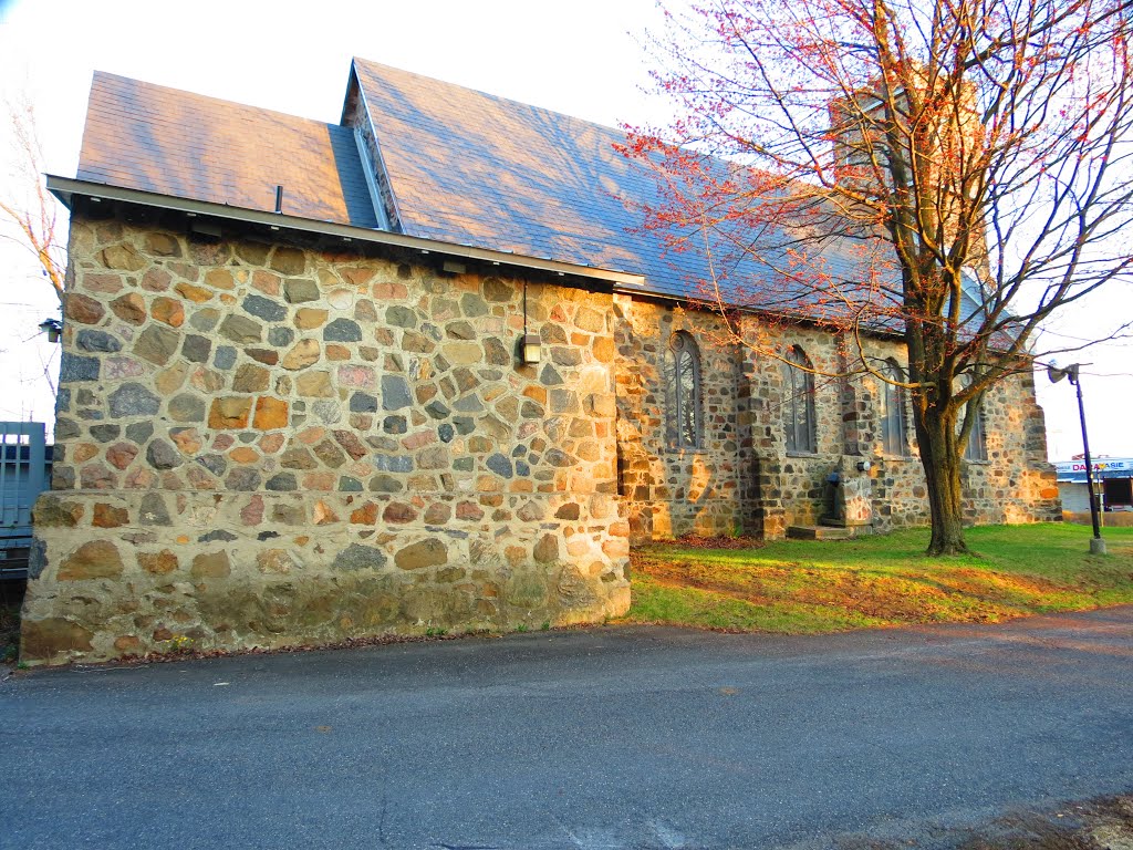 Église St-Georges , ( Vue de Côté)
