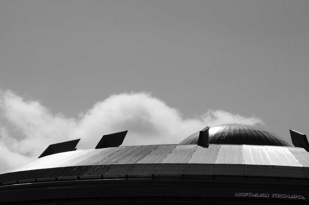 Dome sous un soleil brillant dhiver r