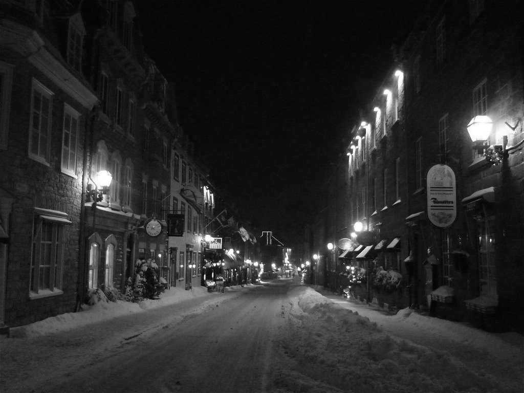 Hiver en noir et blanc: rue Saint-Louis