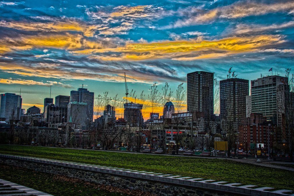 FIN DE LA JOURNÉE À MONTRÉAL _ END OF THE DAY IN MONTREAL, QUEBEC, CANADA