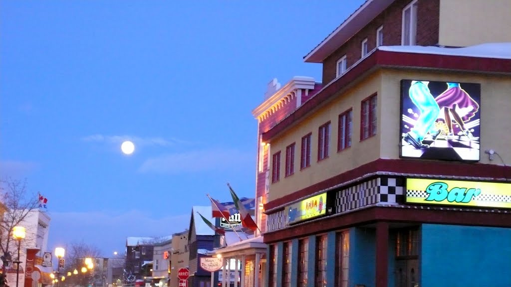 Lune de fin de journée à Riki -  (Rimouski, QC., Ca