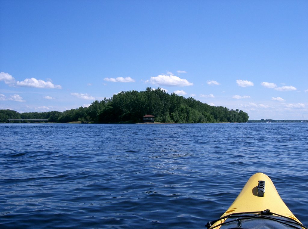 Kayak près de lextrémité nord de lIle St-Quentin