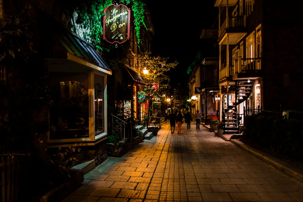 RUE LE PETIT-CHAMPLAIN AU VIEUX QUÉBEC, QUÉBEC, CANADA