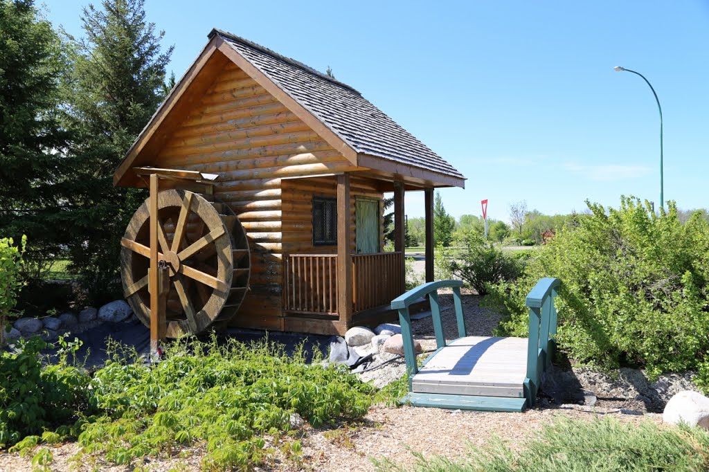 Paddle wheel building