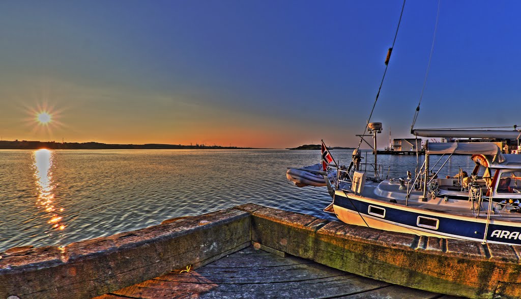 Morning sun at Halifax harbor