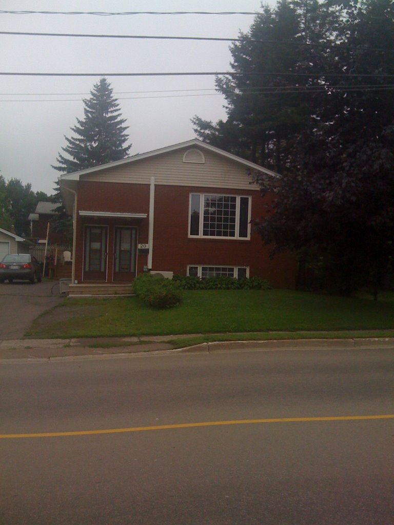 20 Connaught Ave, Moncton NB, Canada