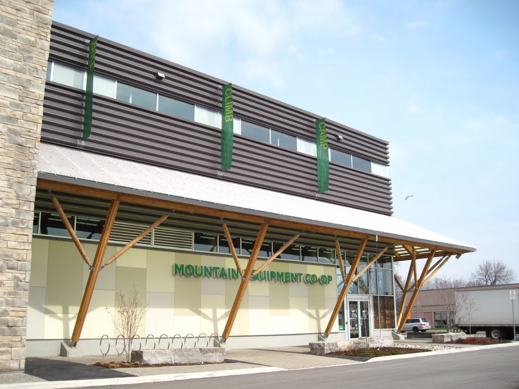Mountain Equipment Company, Brant Street, Burlington