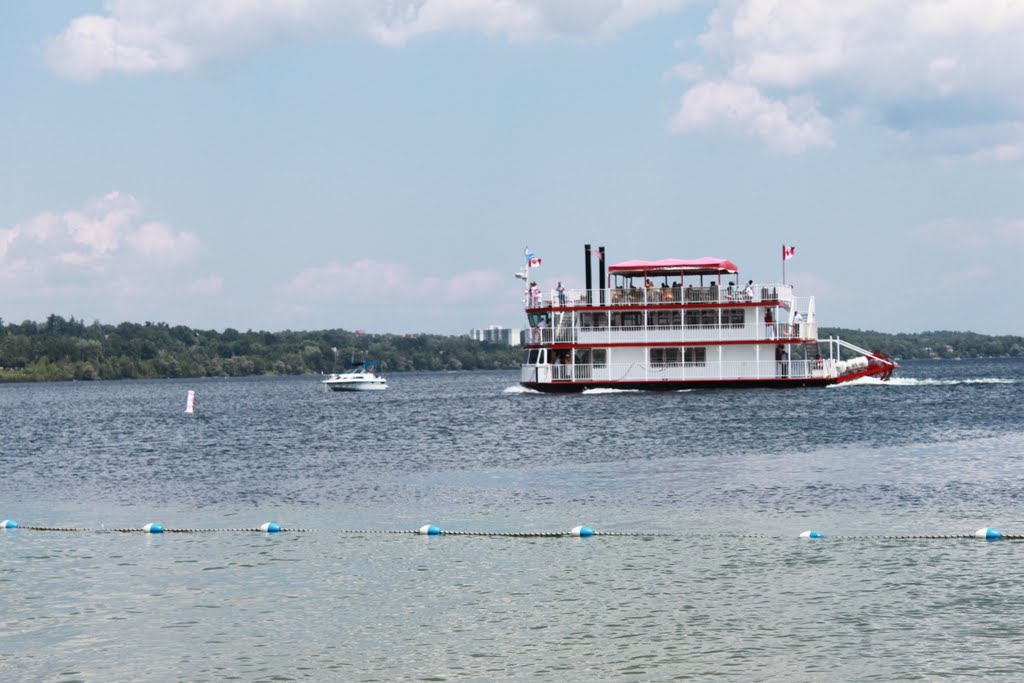 Mariposa on Kempenfelt Bay