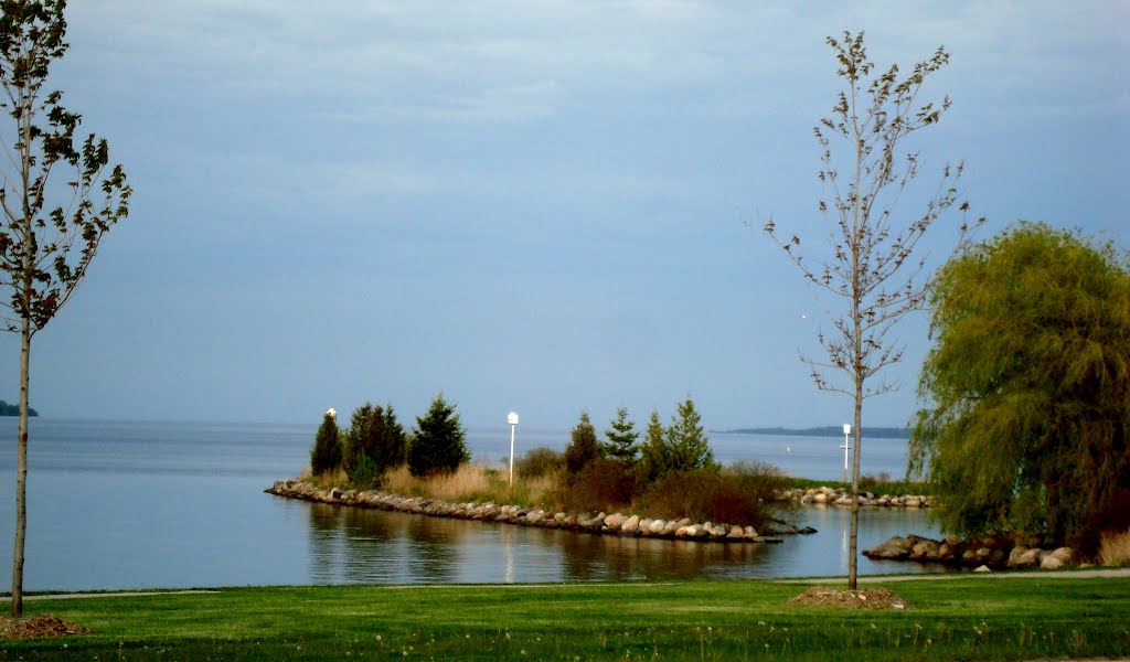 KEMPENFELDT BAY