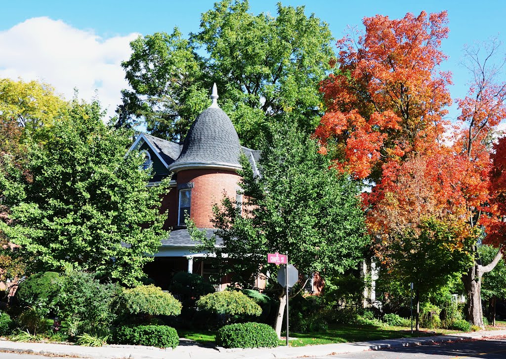 BRAMPTON - House on Corner of Chapel & Wellington Streets