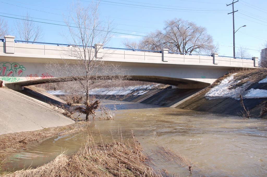 Etobicoke Creek Diversion. Church St. Bridge. Spring Runoff.