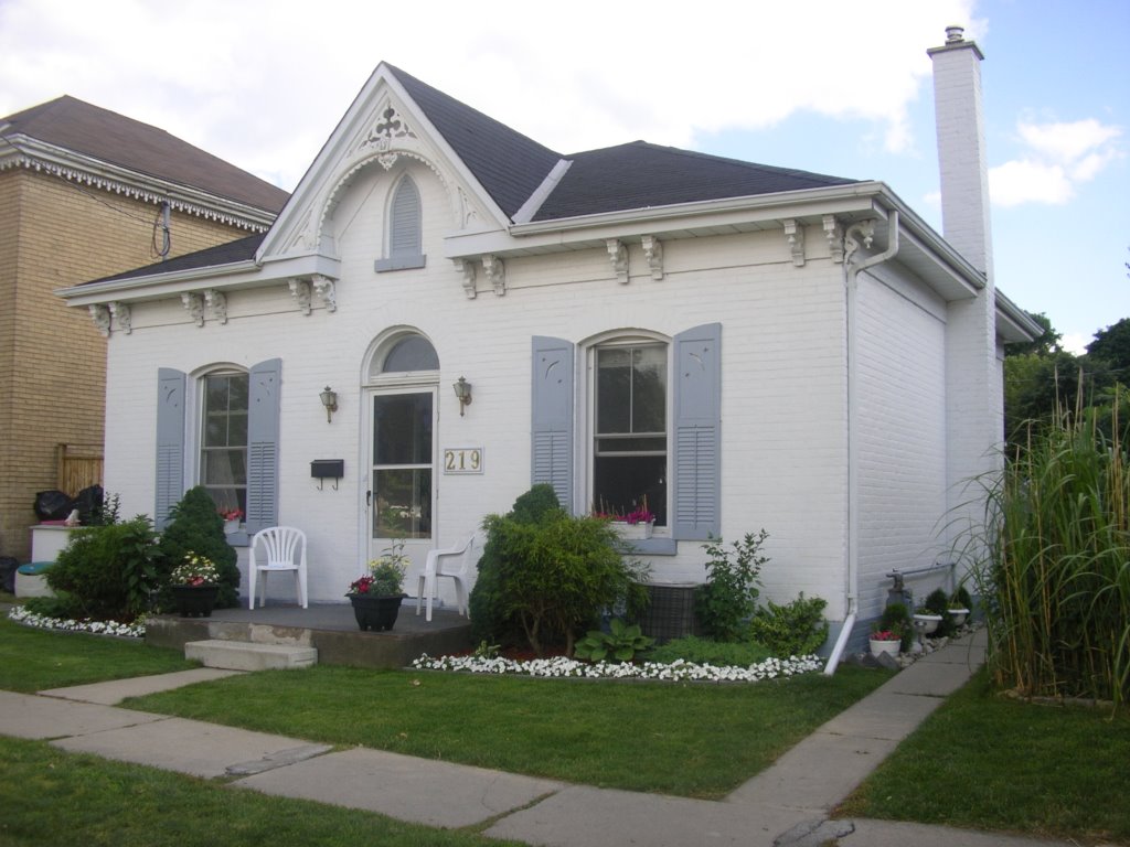 The Bennetts, 219 Darling Street